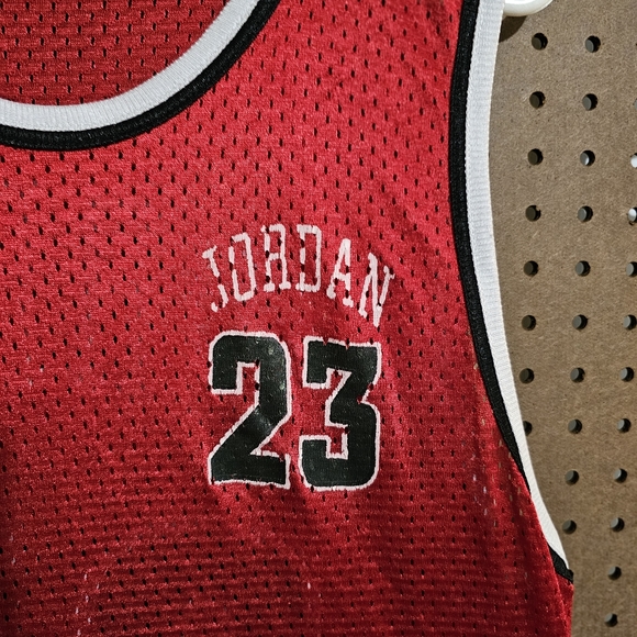 Michael Jordan #23 Jersey By Claudio Nucci - Picture 2 of 6